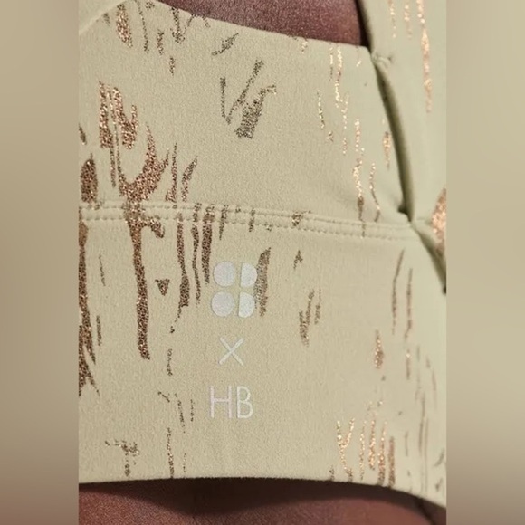 NWOT Halle Berry X Sweaty Betty Athena XS super soft bra green foil print - Picture 4 of 10